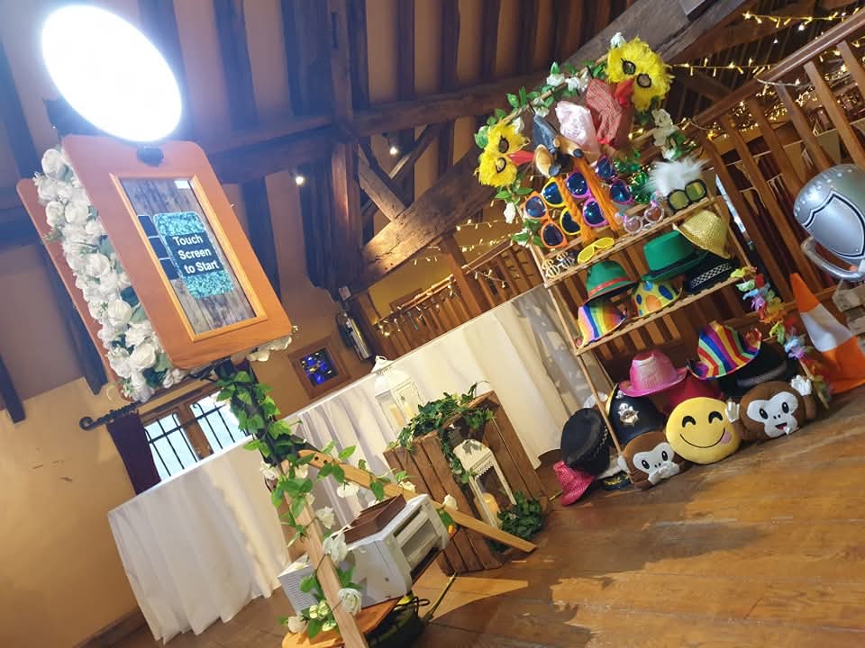Barn Wedding - Hundred House